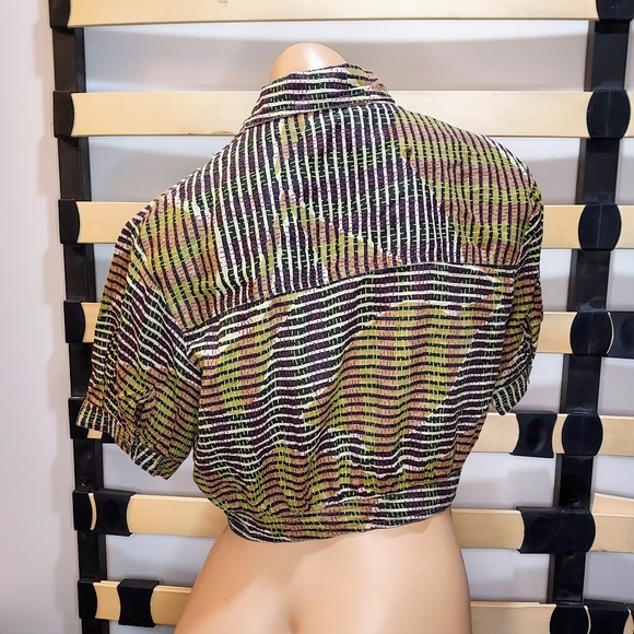 Urban Outfitters Tropical Camo Cropped Button Down Shirt. - Picture 2 of 5